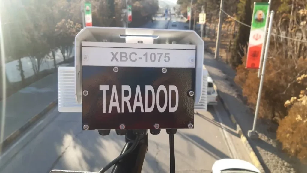 نمای پشت دوربین پلاک خوان کنترل سرعت